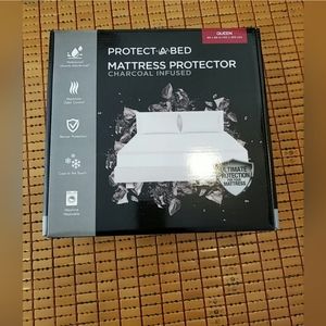Mattress protector charcoal infused queen
